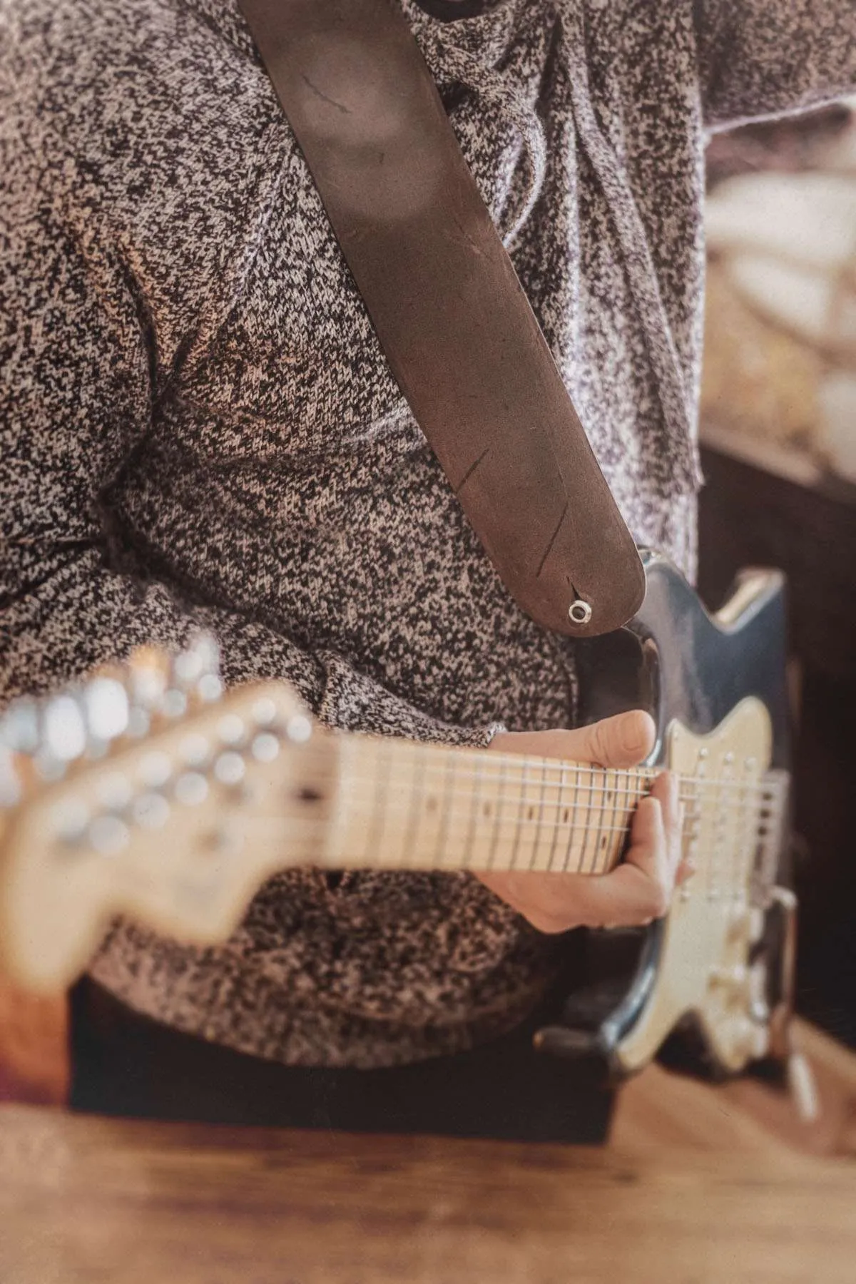 Adjustable Leather Guitar Strap - Image 4