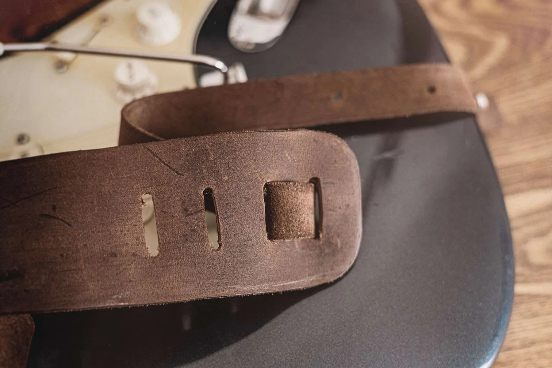 Adjustable Leather Guitar Strap - Image 2