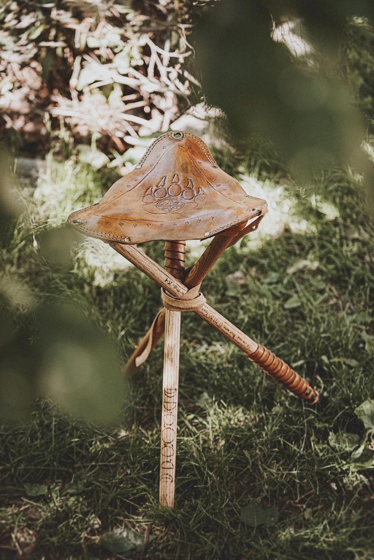 Hiking Staff Tripod-Stool - Image 5