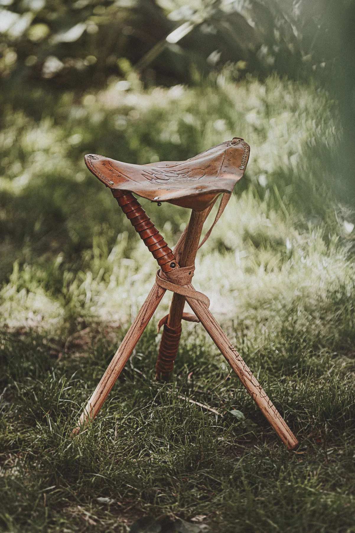 Hiking Staff Tripod-Stool - Image 2